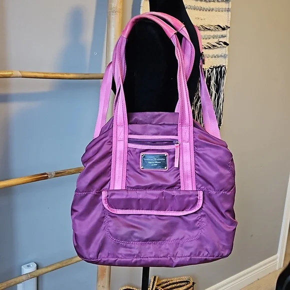 Lululemon First Release Travel Tote - Picture 1 of 13